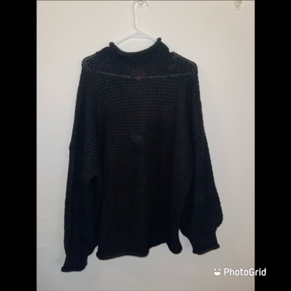 Women's oversized turtleneck sweater - Picture 3 of 5